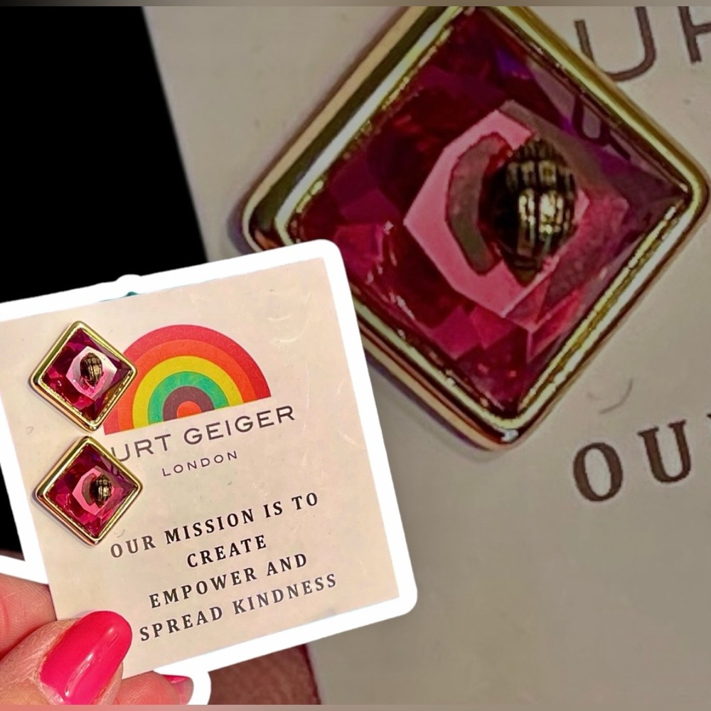 Kurt Geiger Stud Earrings Fuchsia Crystal with Gold 3D Bird Head Center &DustBag